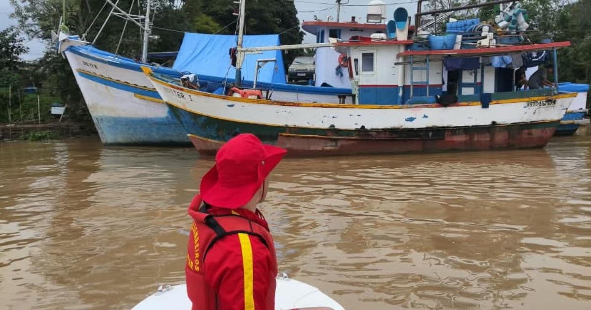 Corpo é encontrado no Rio Itajaí-Açu durante buscas por homem que caiu de embarcação