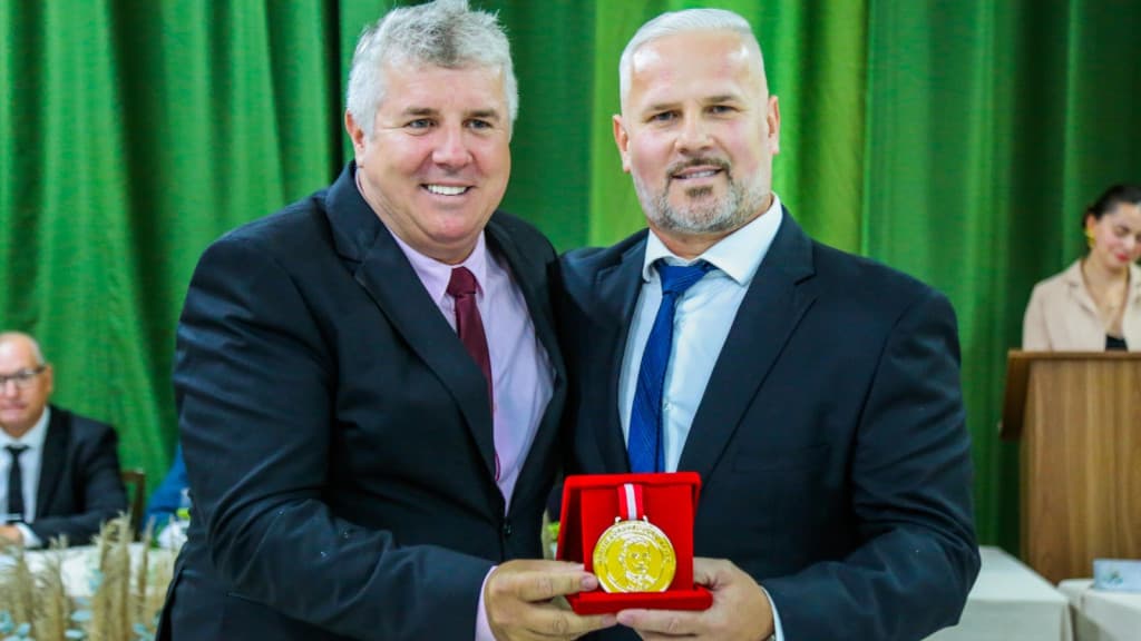 Gerando empregos e exportando tecnologia, empresa de Tijucas é homenageada