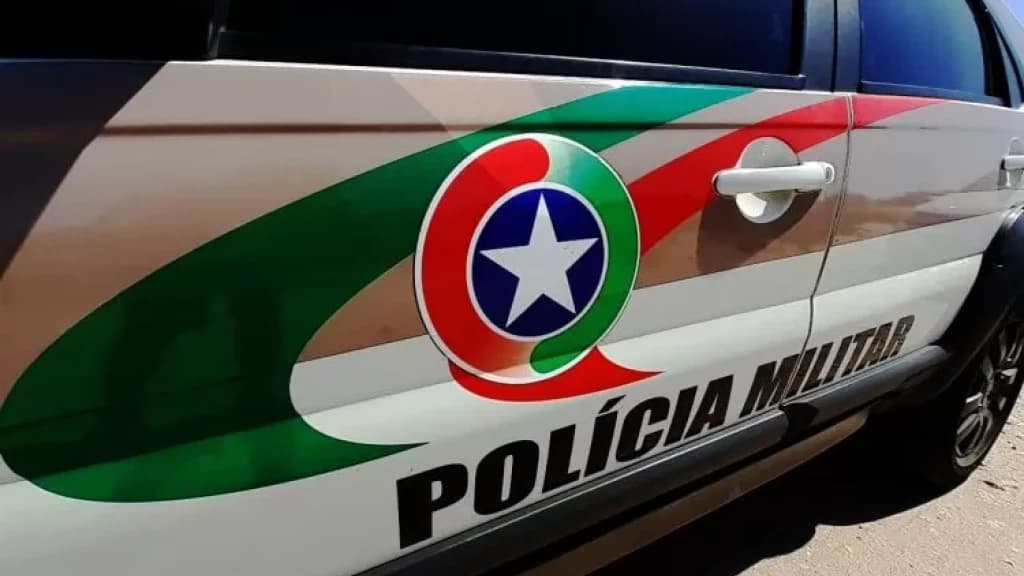 Homem mata esposa, se arrepende e comete suicídio em SC