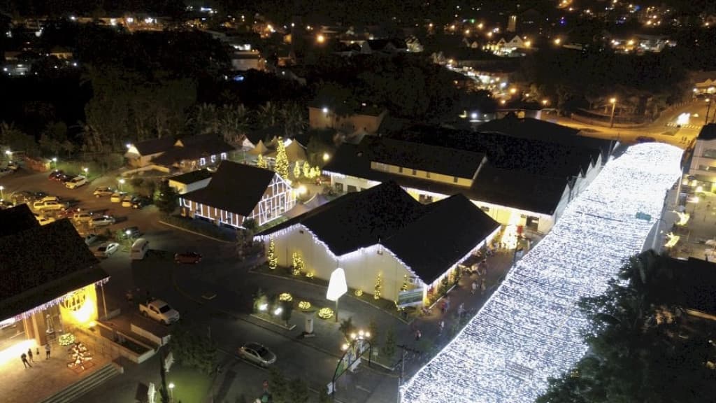 Com forte herança alemã, cidade de SC dá início ao “Weihnachtsfest”