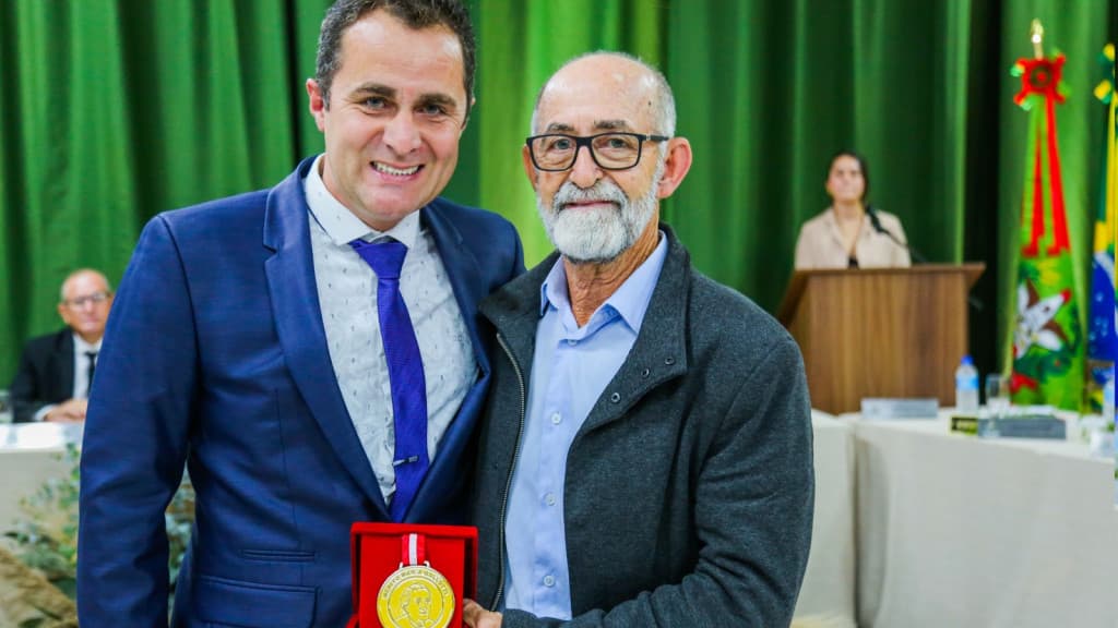 Empresário de Tijucas recebe “Medalha de Mérito Maria Gallotti”