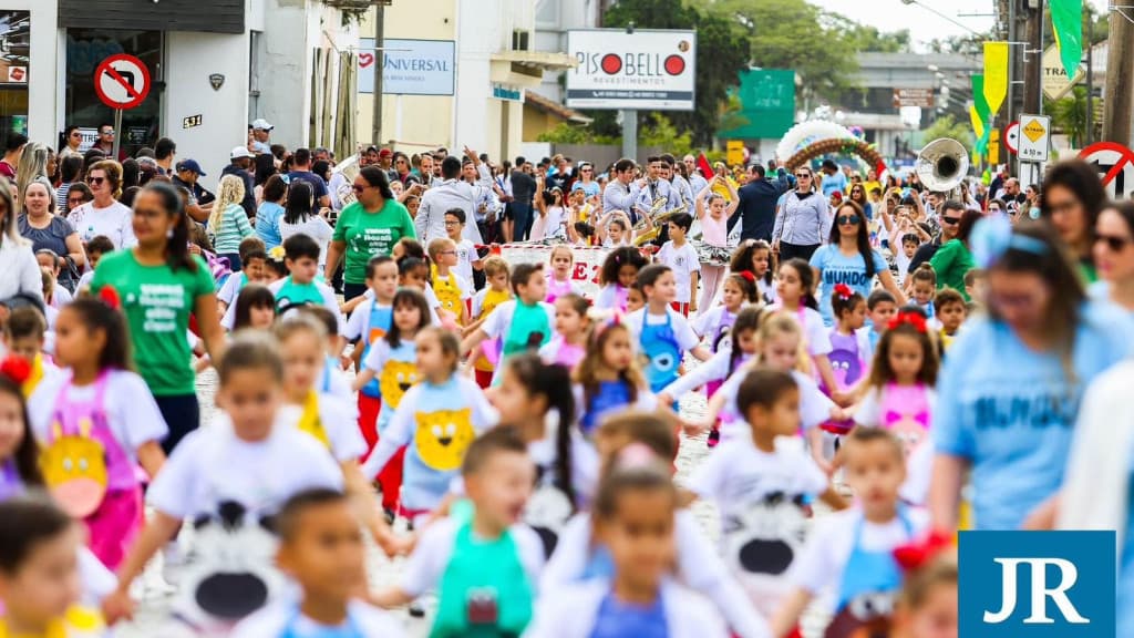 Prefeitura de Tijucas diz que cancelou desfile cívico para “investir na educação”