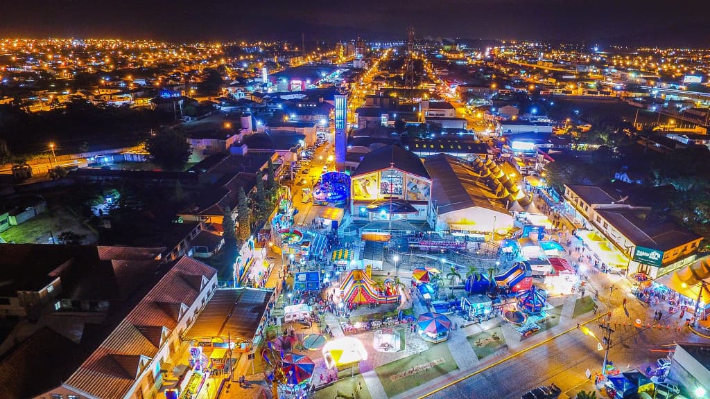 Jornal Razão sorteará 110 ingressos para o parque da Festa do Divino