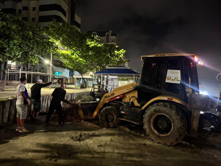 Solidariedade em ação: Chapecó mobiliza comboio com máquinas e equipes para auxiliar atingidos pelas chuvas no Litoral