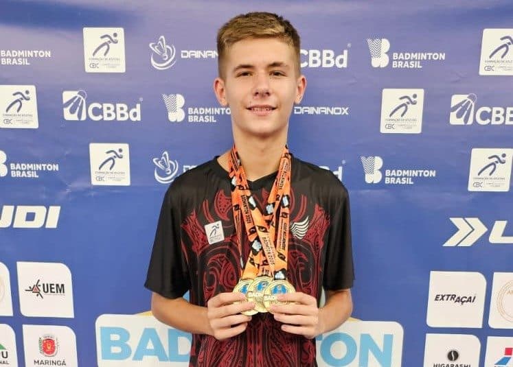 Atleta de SC brilha no Circuito Nacional de Badminton com três ouros