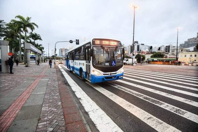 Greve dos ônibus paralisa linhas na Grande Florianópolis e afeta 7 cidades