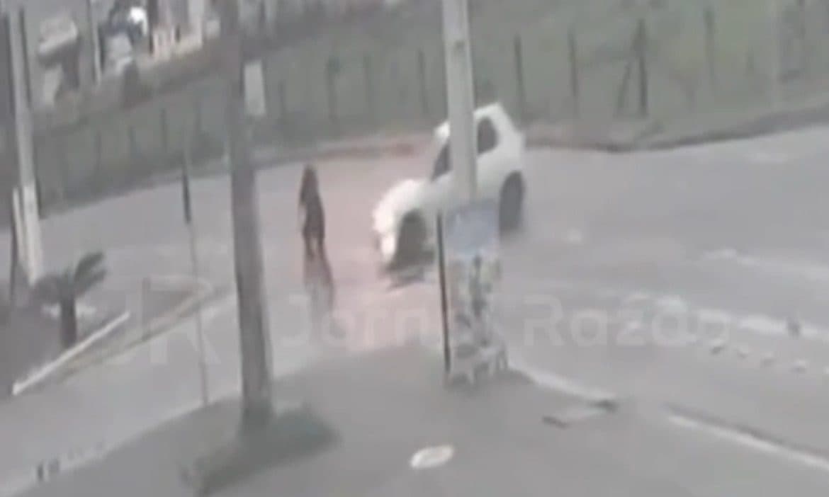 “Só olhou e foi embora”: trabalhadora é atropelada e fica gravemente ferida em Tijucas