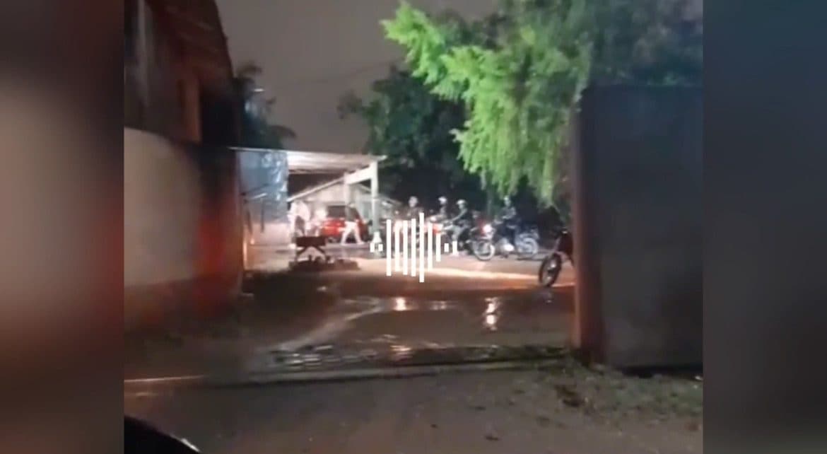 Motoboys fazem buzinaço após família tentar dar “calote” em pizzaria em São João Batista
