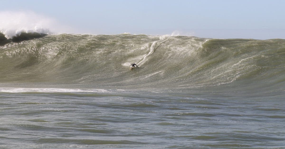 SC vira “Nazaré Brasileira” e surfistas enfrentam a maior onda já registrada no Brasil