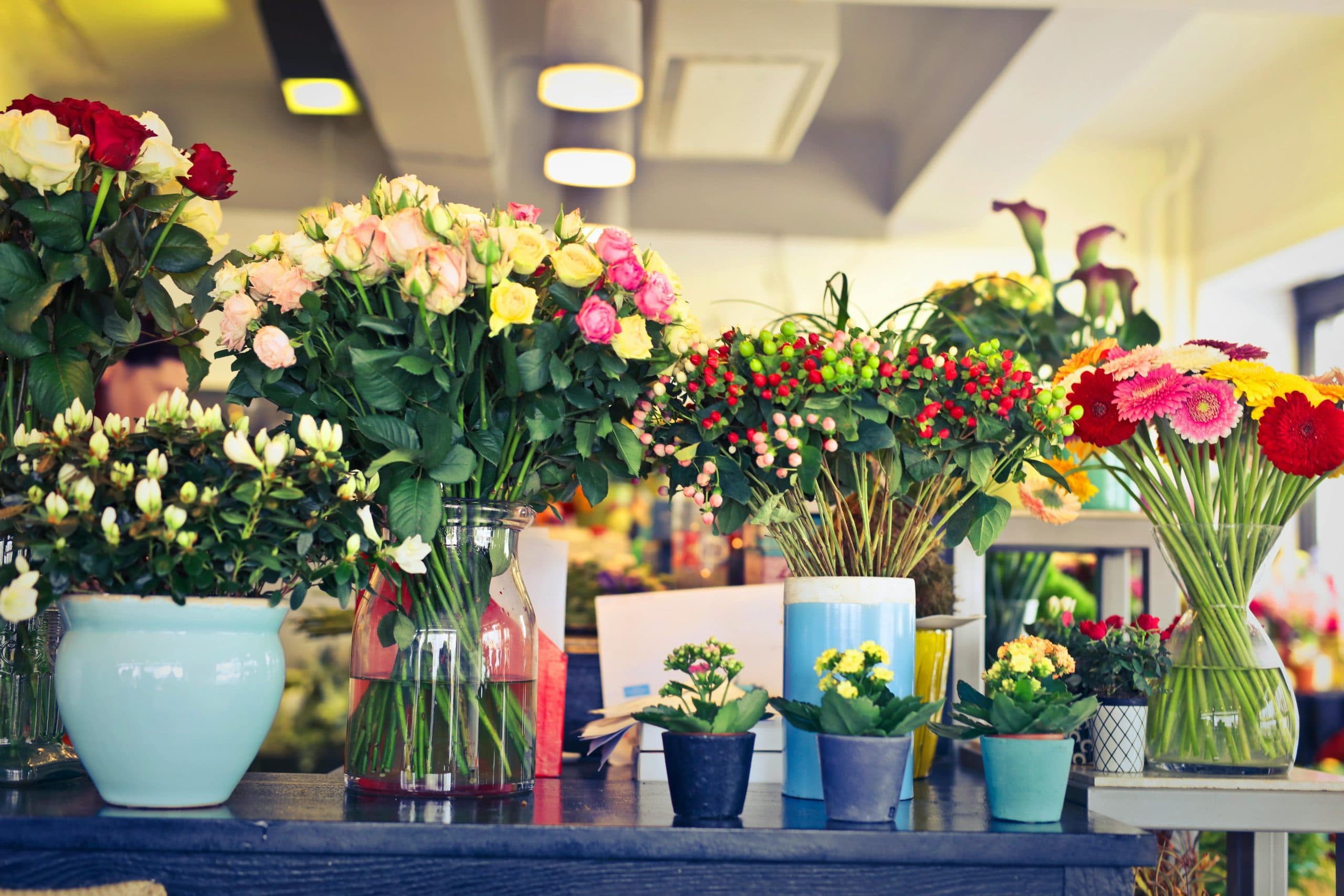 Arranjos Florais para Aproximar Pessoas: Dicas de uma Florista Profissional