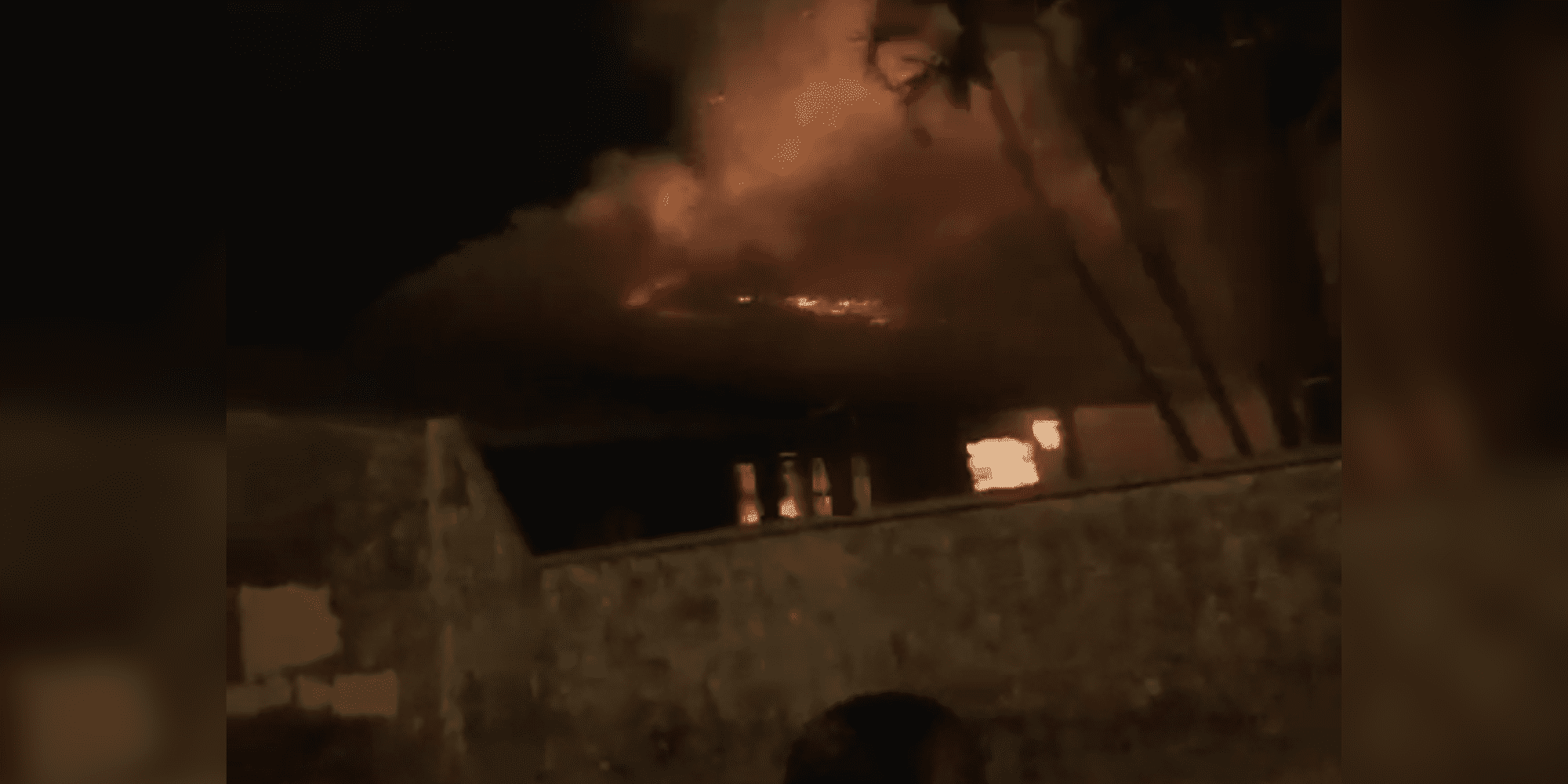 “Tiramos criança correndo no susto”: incêndio em Tijucas destrói residência