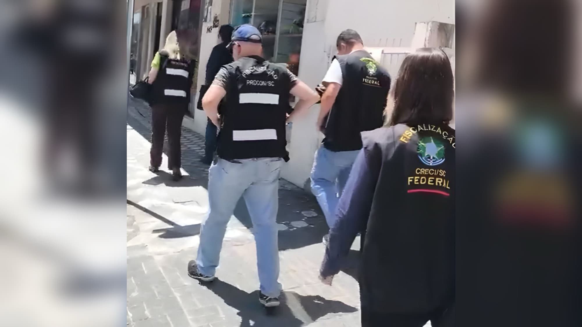 Força-tarefa do CRECI-SC e PROCON-SC autua falsos corretores em Blumenau