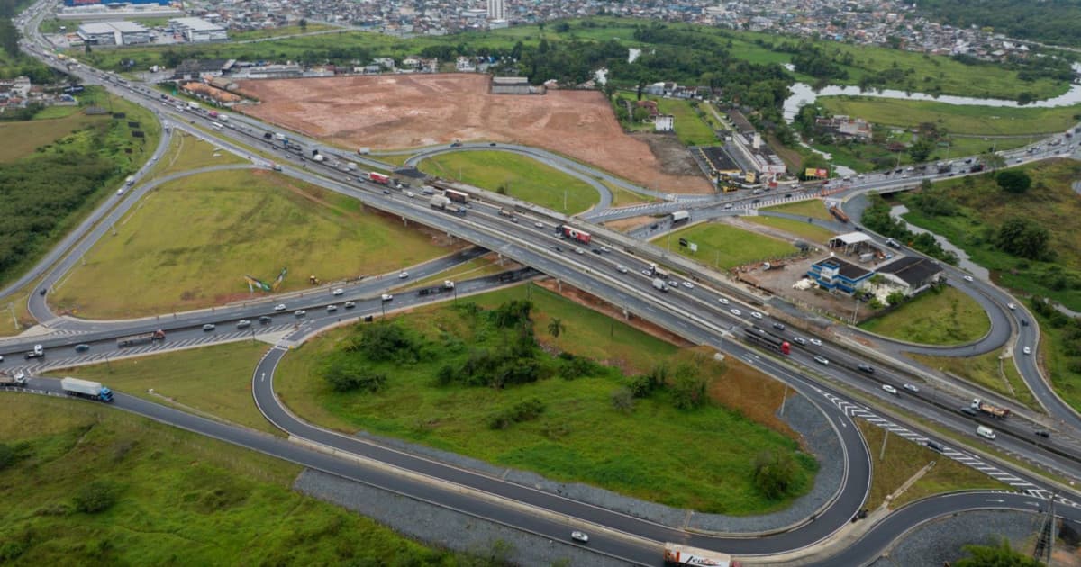 Viaduto da Antônio Heil é liberado e promete aliviar trânsito em Itajaí