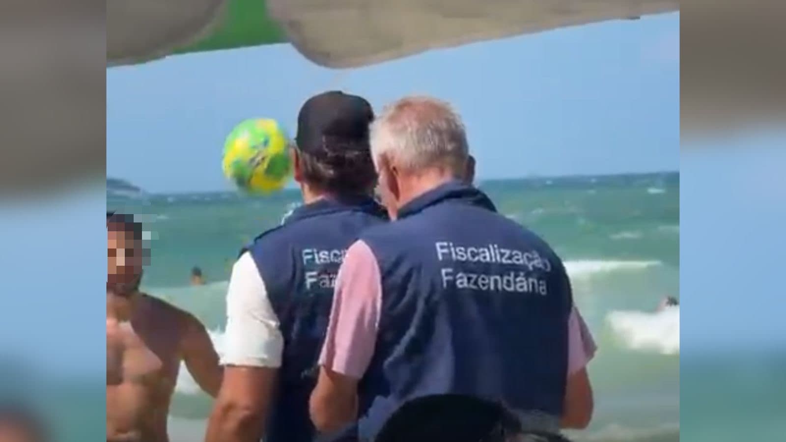 Influenciador divide opiniões ao criticar proibição de “futebolzinho” em praia de Santa Catarina