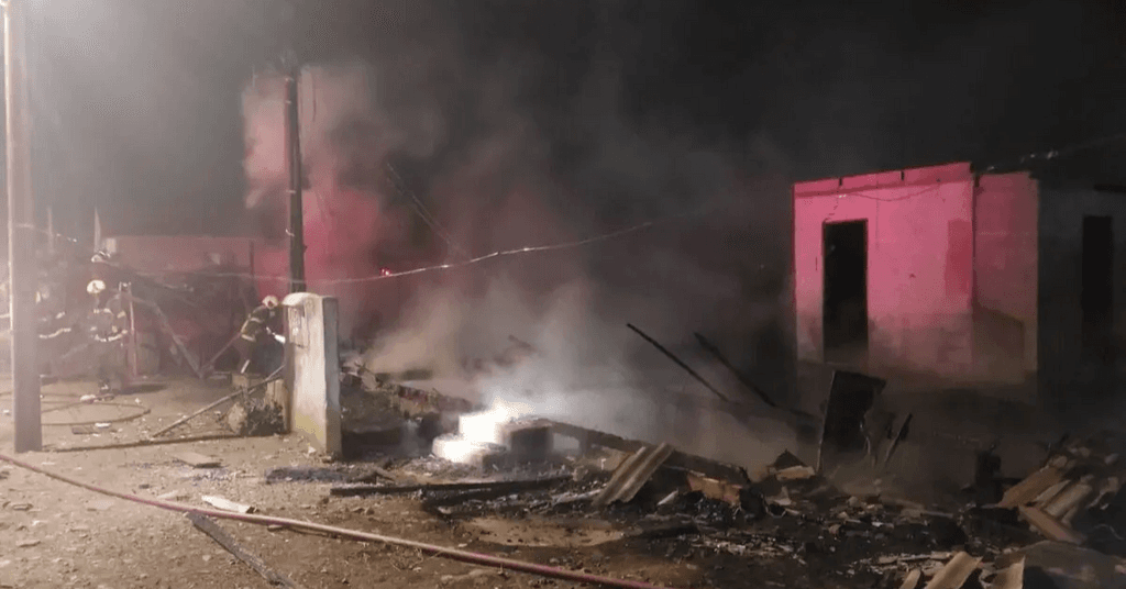Tragédia na Serra: incêndio mata casal e filha adolescente durante a madrugada