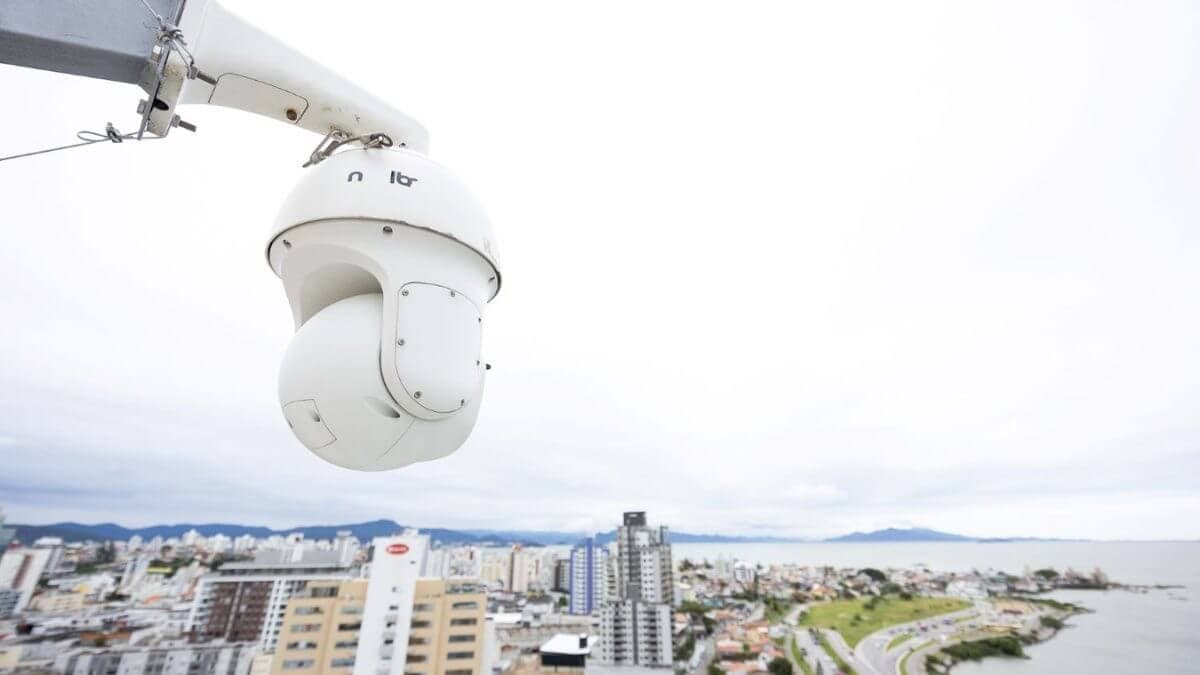 Florianópolis terá câmeras com reconhecimento facial e reforço policial contra furtos