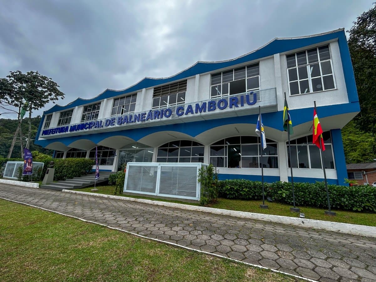 “Deve ter dado até o butico”: Justiça condena homem por comentário após nomeação de servidora em Balneário Camboriú