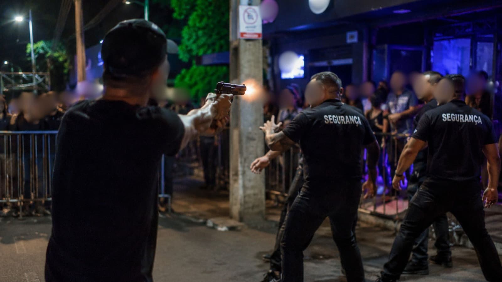 “Não gostou”: homem expulso de festa volta armado e atira contra seguranças em SC