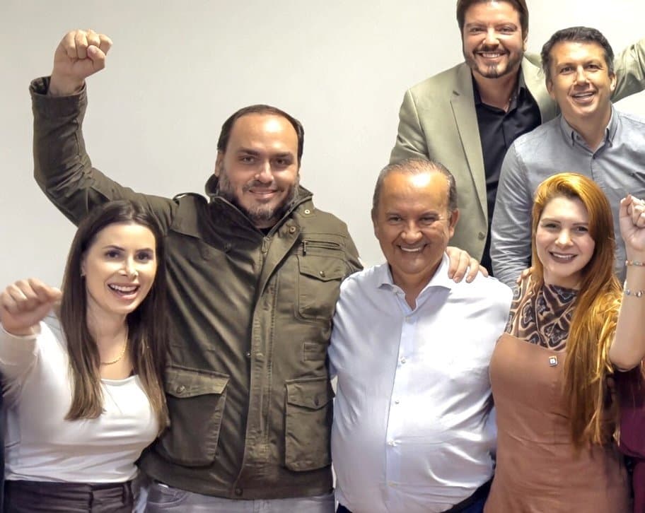 Carlos Bolsonaro pede desculpas para Campagnolo e sela a paz no PL em SC