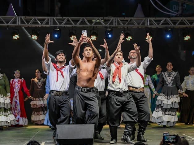 Grupo folclórico de Itapema representa SC em festivais nacional e internacional no Nordeste
