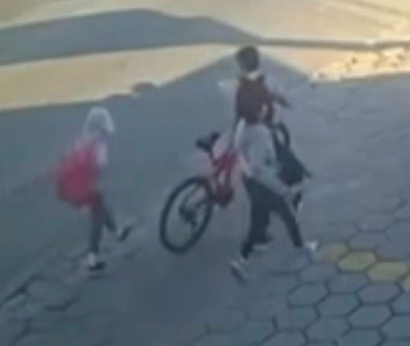 Crianças fogem de casa e revelam tortura do pai em Itajaí: “afoga a gente”
