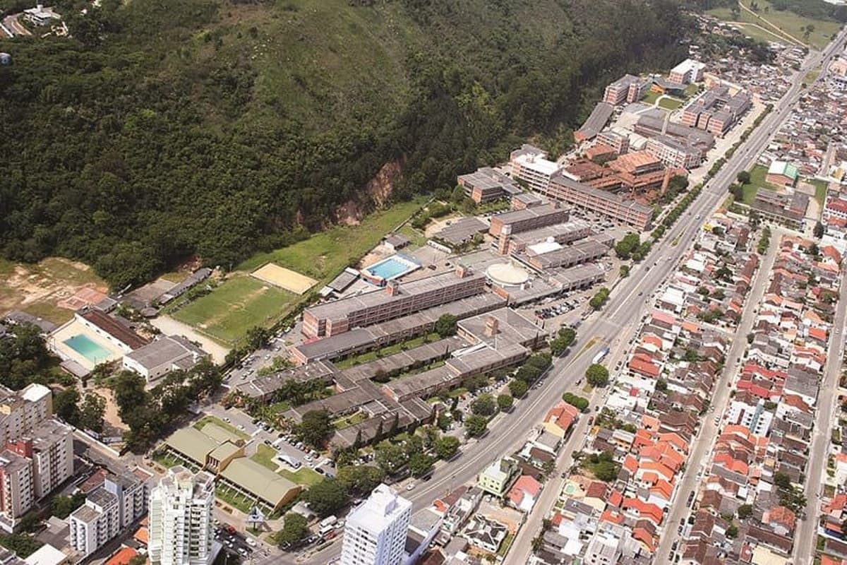 Vista aérea do campus da Univali em Itajaí