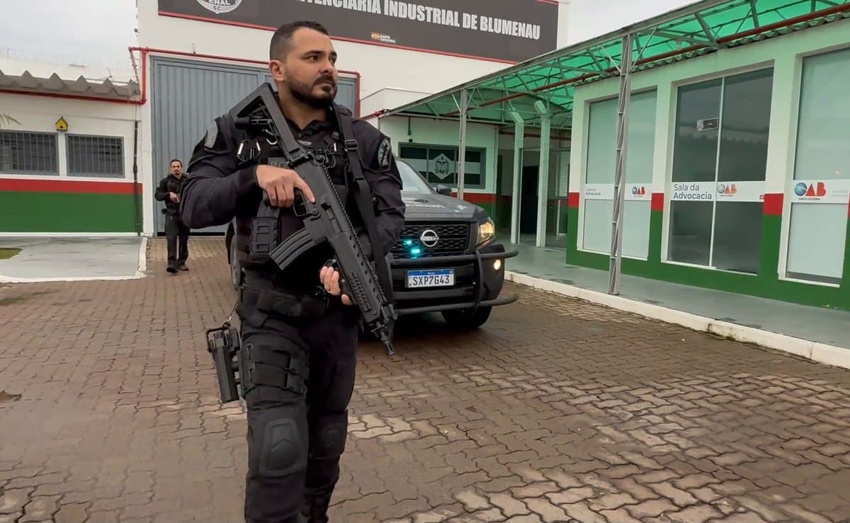 Estado mais seguro do Brasil tem uma força que quase ninguém vê: os 4.641 policiais penais de SC