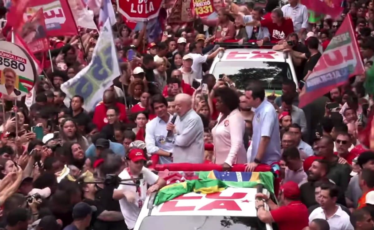 Lula zomba da Globo após debate cancelado e dispara: "Ela não é dona de tudo"